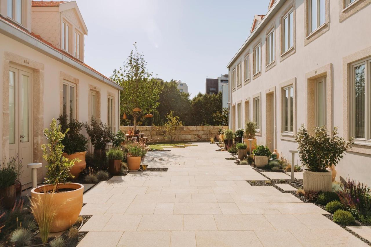 Village Aparthotel By Boa OOporto Exteriör bild The courtyard of the German National Academy of Sciences, Leopoldina, Halle/Saale