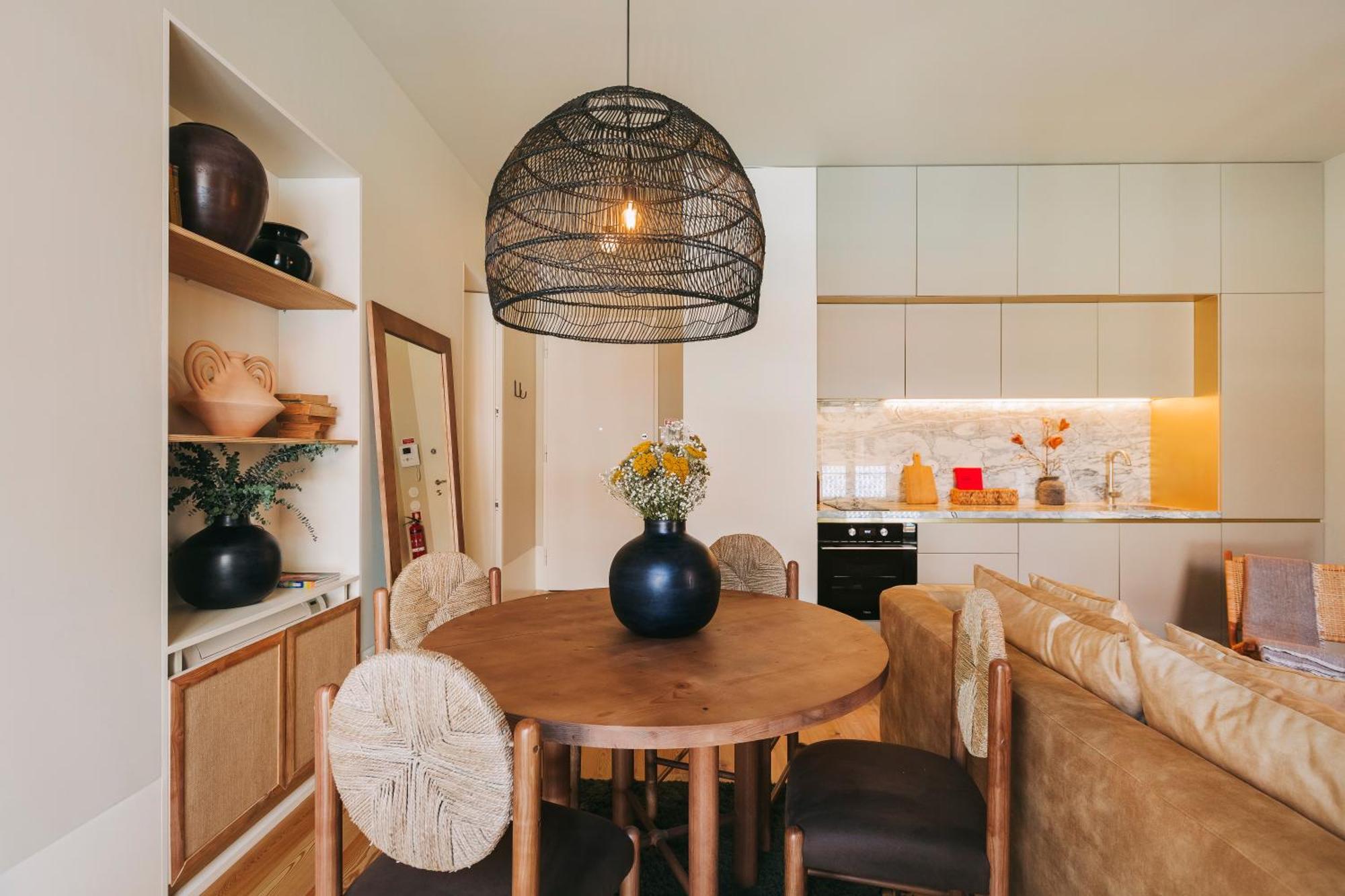 Village Aparthotel By Boa OOporto Rum bild A kitchen in a typical apartment at The Standard East Village